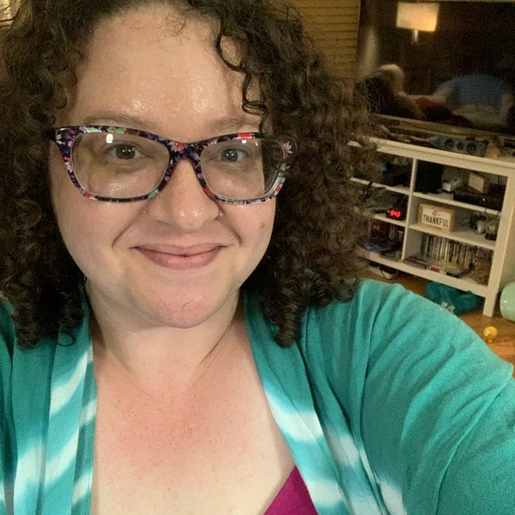 Meet your Posh Ambassador, Kristin - Picture 3 of 4